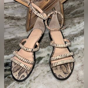 DW Leather Flat Ankle Strap sandal 5.5